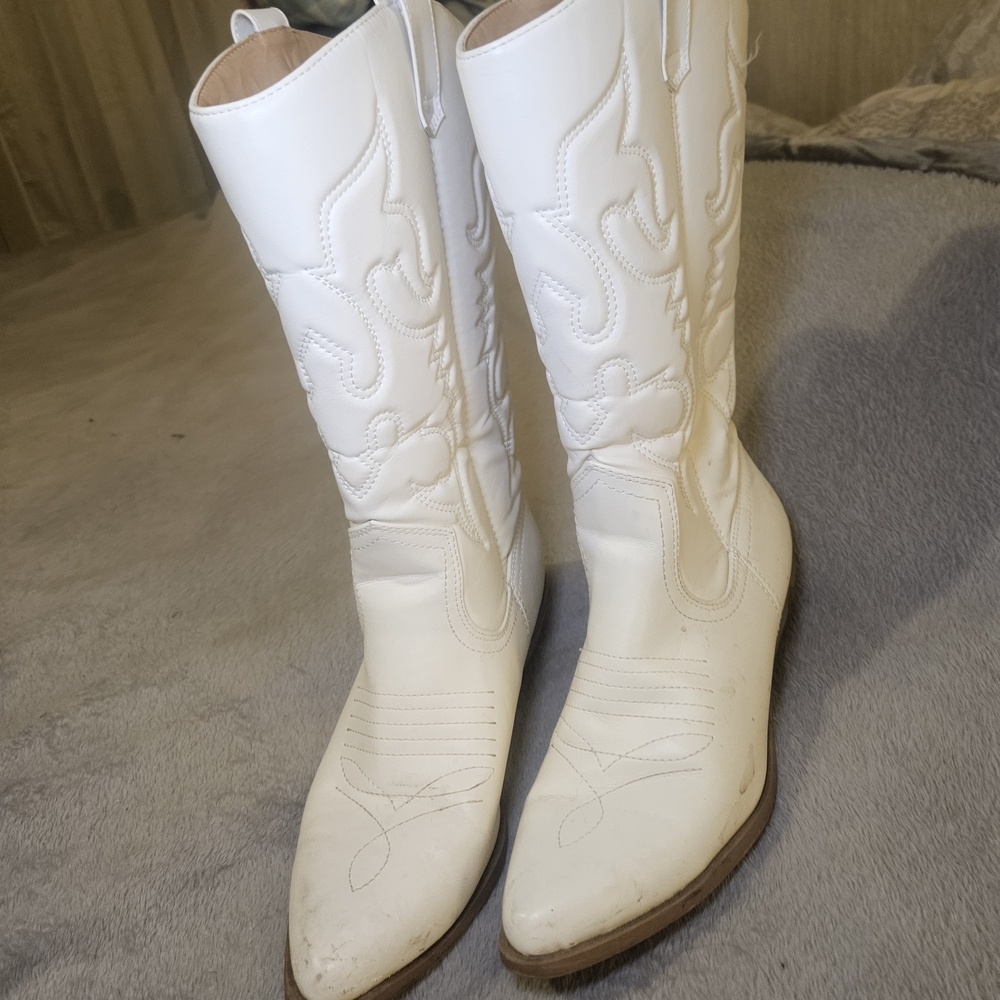 Soda White Western Heeled Boots